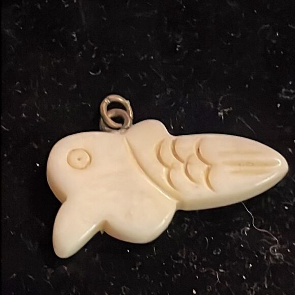 1.25” cream colored carved goldfish/koi charm/pendant with double jump hoop - Picture 5 of 8